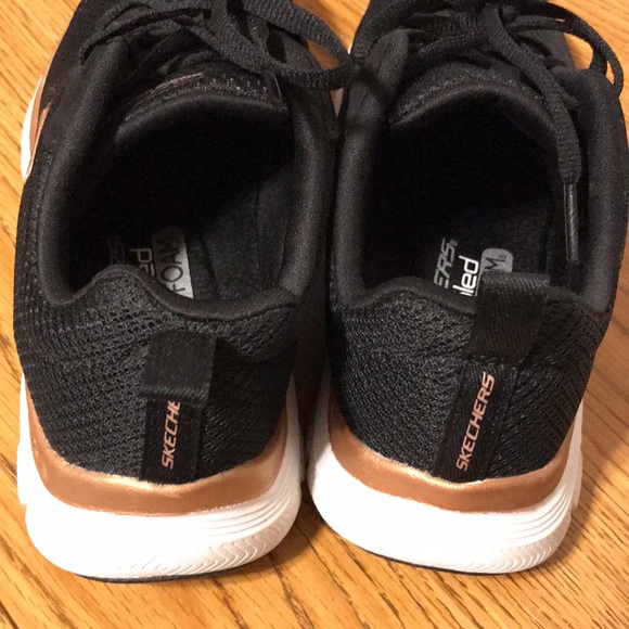 Comfy sneakers 👟🖤 - Picture 5 of 12